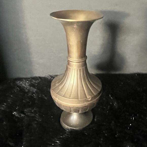 VTG 70s solid brass 9" tall vase - Picture 3 of 8